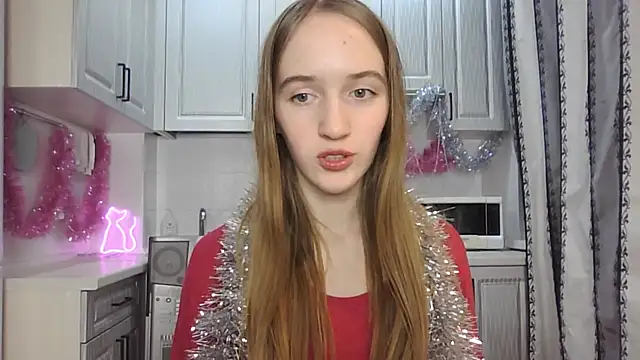 Snapshot of leslie_my_lovee chatting on 12.22.24 leslie my lovee online show from 12.22.24