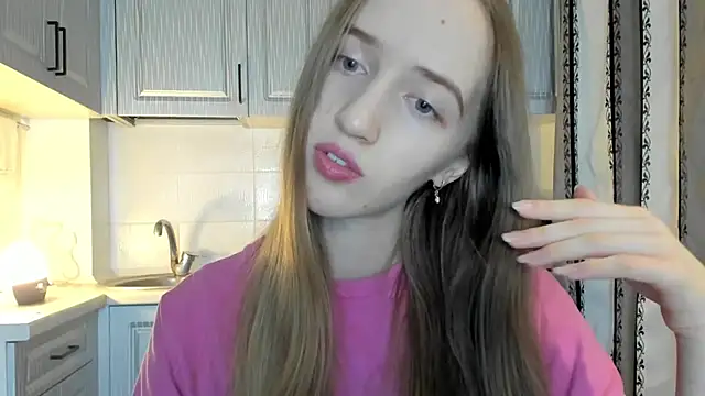 Snapshot of leslie_my_lovee chatting on 11.17.25 leslie my lovee online show from 11.17.25