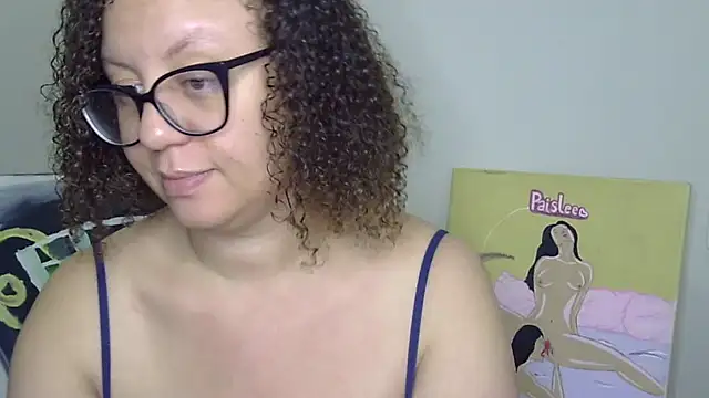 Snapshot of Paisleehaze chatting on 02.22.26 Paisleehaze online show from 02.22.26