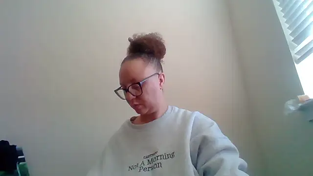 Snapshot of Paisleehaze chatting on 03.01.26 Paisleehaze online show from 03.01.26