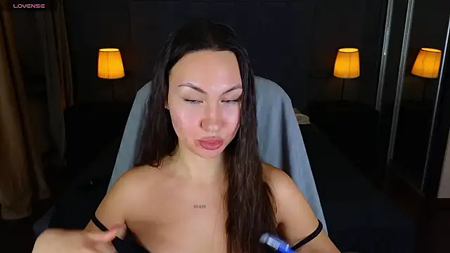 Snapshot of GIGI_BENNET chatting on 12.02.24 GIGI BENNET online show from 12.02.24