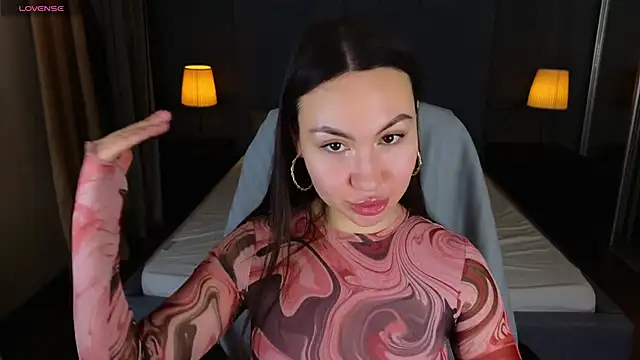 Snapshot of GIGI_BENNET chatting on 12.19.24 GIGI BENNET online show from 12.19.24