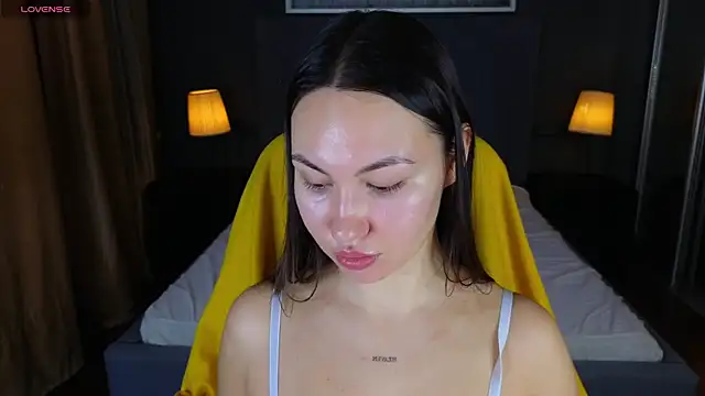 Snapshot of GIGI_BENNET chatting on 12.30.24 GIGI BENNET online show from 12.30.24