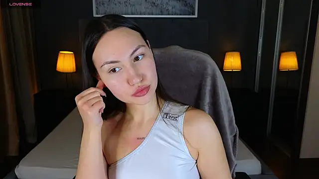 Snapshot of GIGI_BENNET chatting on 02.27.25 GIGI BENNET online show from 02.27.25