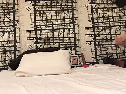 Snapshot of akemieroi chatting on 11.20.25 akemieroi online show from 11.20.25