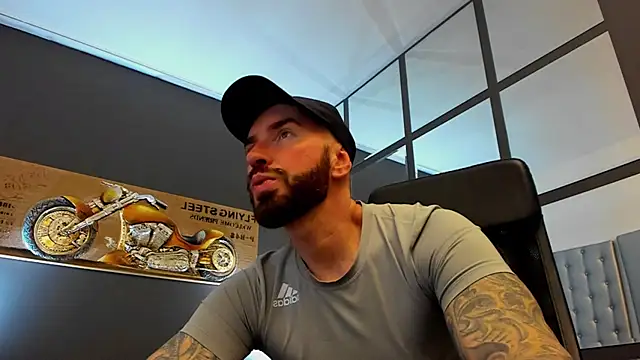 Snapshot of AronGrant chatting on 01.17.26 AronGrant online show from 01.17.26