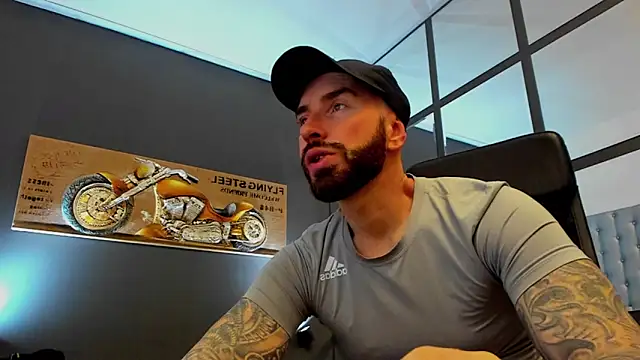 Snapshot of AronGrant chatting on 01.18.26 AronGrant online show from 01.18.26