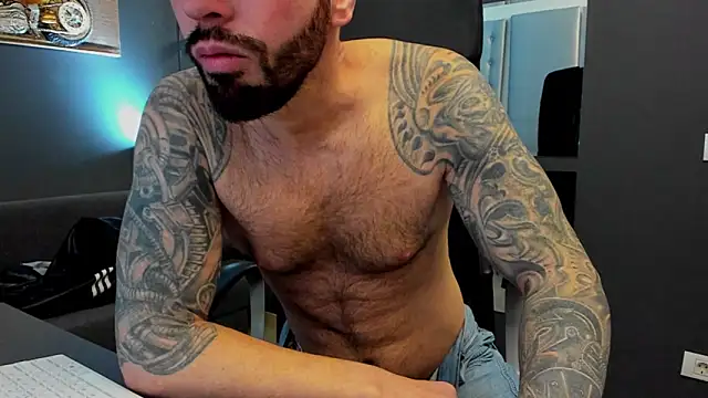 Snapshot of AronGrant chatting on 02.02.26 AronGrant online show from 02.02.26