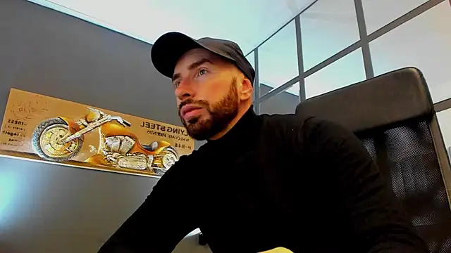 Snapshot of AronGrant chatting on 02.10.26 AronGrant online show from 02.10.26