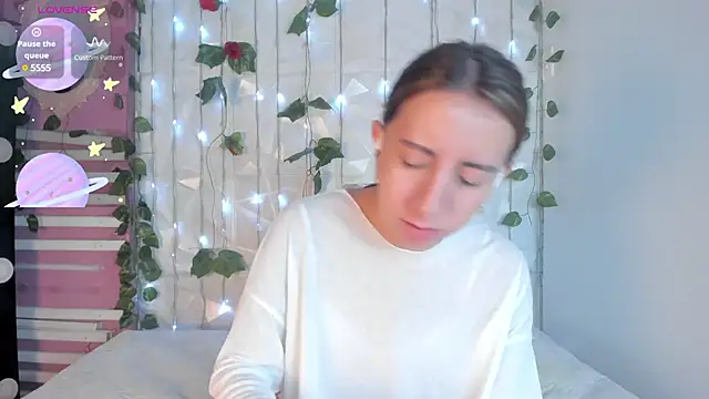 Miiaa doll online show from 03.08.25