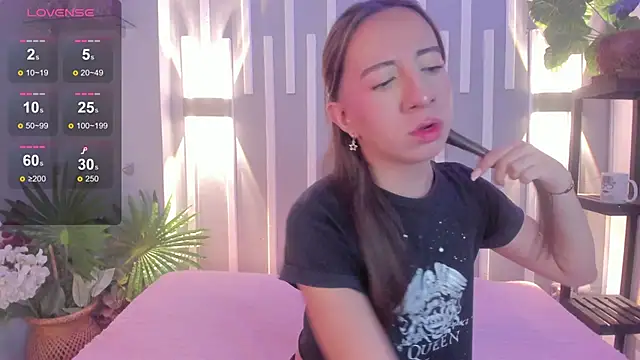 Miiaa doll online show from 03.21.25