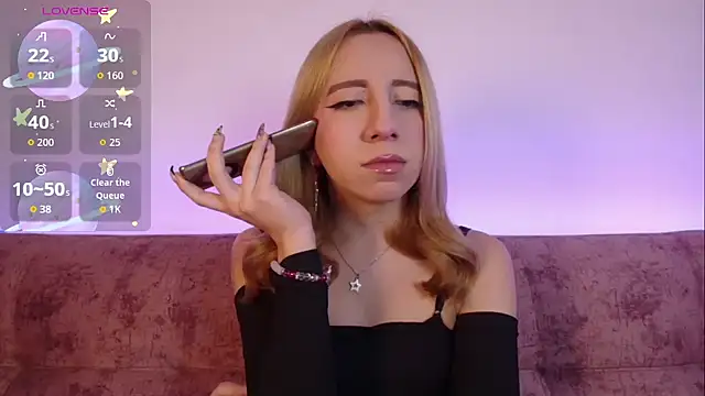 Miiaa doll online show from 11.25.25