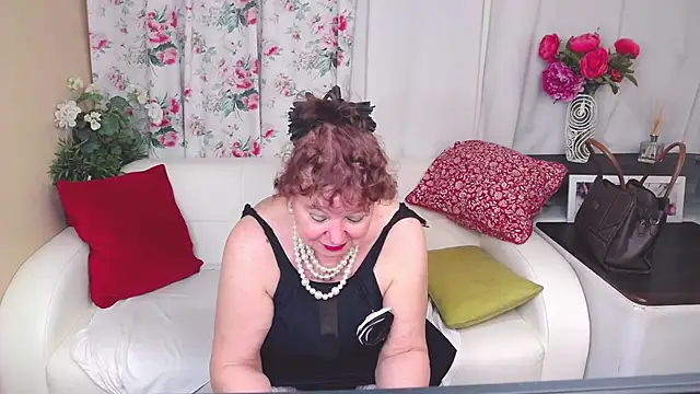 YourHotGranny online show from 01.30.25