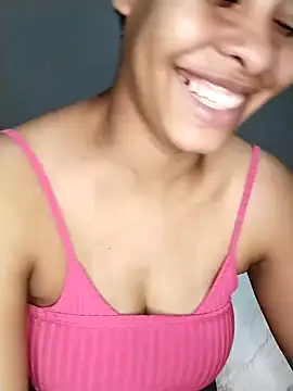 Snapshot of Su_Duarte_1 chatting on 02.01.25 Su Duarte 1 online show from 02.01.25