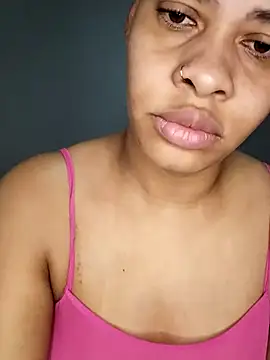 Snapshot of Su_Duarte_1 chatting on 02.20.25 Su Duarte 1 online show from 02.20.25