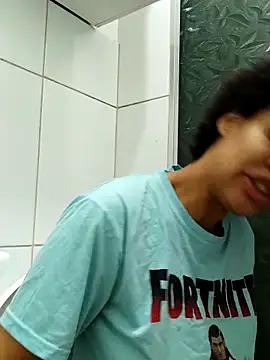 Snapshot of Su_Duarte_1 chatting on 10.15.25 Su Duarte 1 online show from 10.15.25