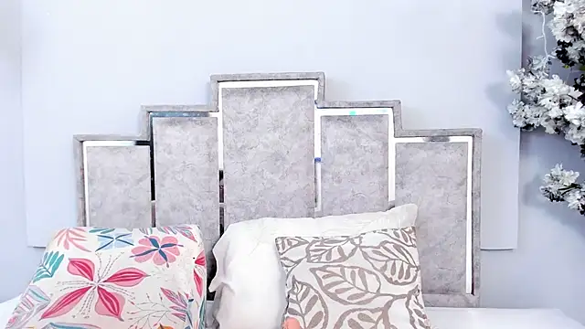 Snapshot of GabyyJones chatting on 03.21.25 GabyyJones online show from 03.21.25