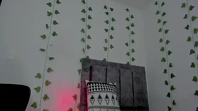 Miaa Garcia online show from 04.30.26