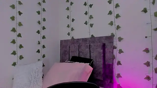 Snapshot of Miaa_Garcia chatting on 05.30.26 Miaa Garcia online show from 05.30.26