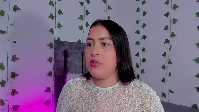 Snapshot of Miaa_Garcia chatting on 06.16.26 Miaa Garcia online show from 06.16.26