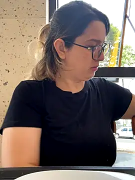 amooraaamoon online show from 10.28.25