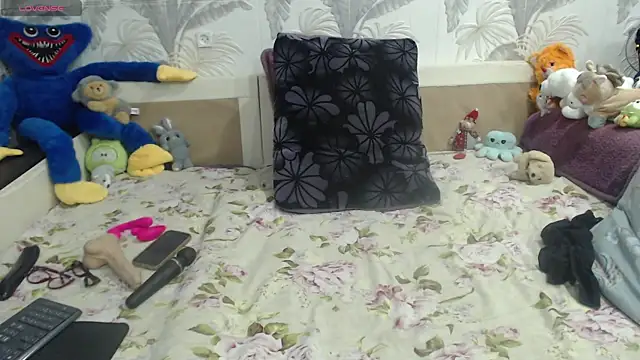 CamDiva113 online show from 02.16.26