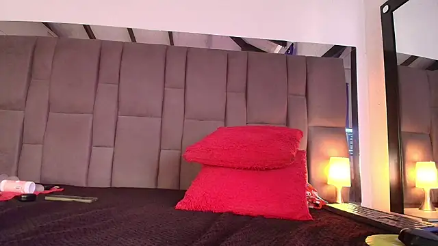 SELENA BIGBOOBS online show from 05.12.26