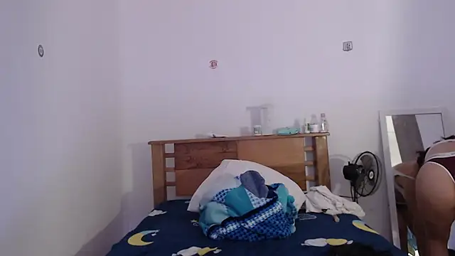 Snapshot of _Camilla_Castellar chatting on 12.28.24 Camilla Castellar online show from 12.28.24