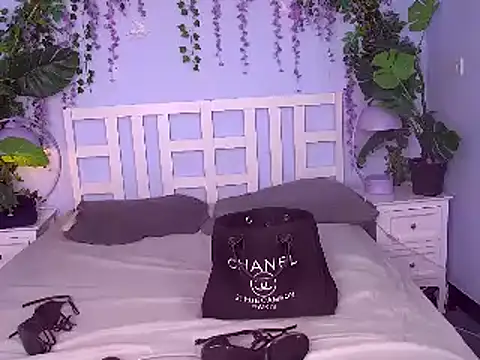 Snapshot of FerrariRedxBabestation chatting on 03.19.25 FerrariRedxBabestation online show from 03.19.25