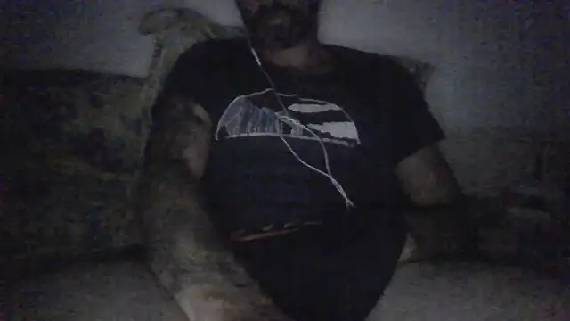 Snapshot of vinzz49 chatting on 10.08.25 vinzz49 online show from 10.08.25