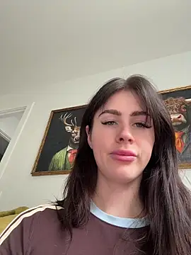 Snapshot of aus_queen chatting on 07.17.26 aus queen online show from 07.17.26
