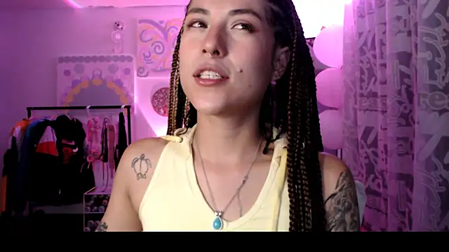 Snapshot of Hellen_dumont chatting on 04.23.26 Hellen dumont online show from 04.23.26