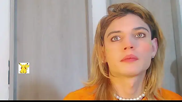 Snapshot of honey_skin chatting on 02.23.25 honey skin online show from 02.23.25