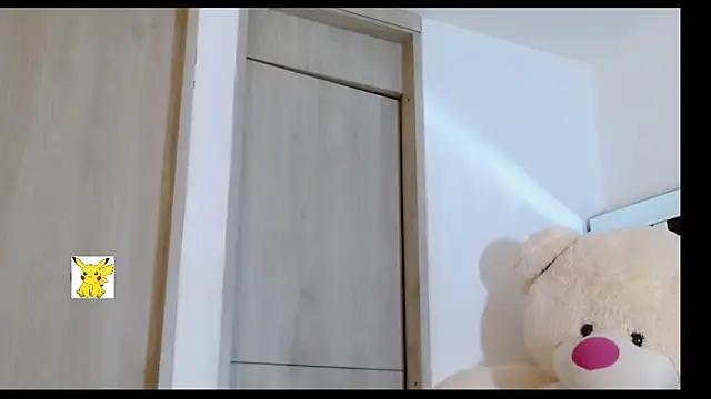 Snapshot of honey_skin chatting on 03.22.25 honey skin online show from 03.22.25