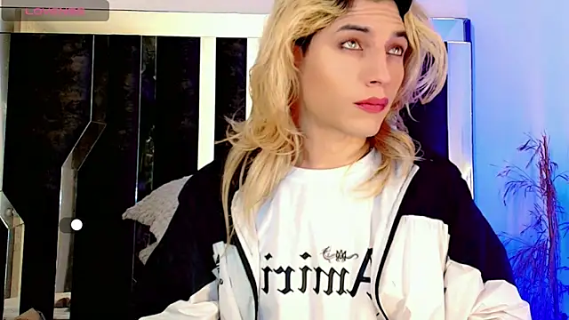 Snapshot of honey_skin chatting on 11.10.25 honey skin online show from 11.10.25