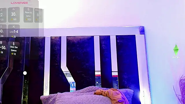 Snapshot of honey_skin chatting on 12.19.25 honey skin online show from 12.19.25