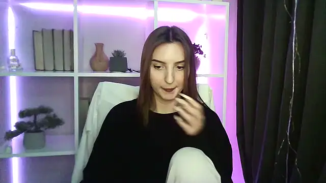 X Alisa online show from 02.14.25