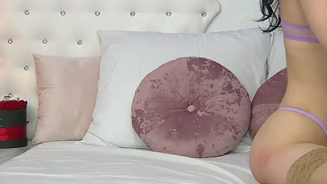 Snapshot of SophiaVilner chatting on 02.06.25 SophiaVilner online show from 02.06.25