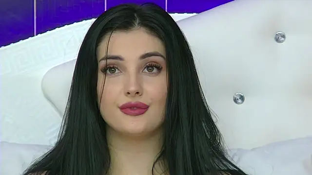 Snapshot of SophiaVilner chatting on 02.10.25 SophiaVilner online show from 02.10.25