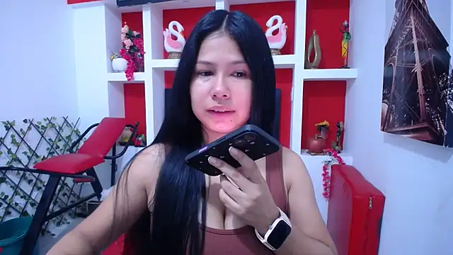 Letty Plugxo online show from 11.19.25