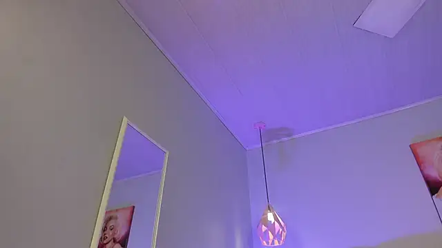 ScarletGV online show from 12.18.25