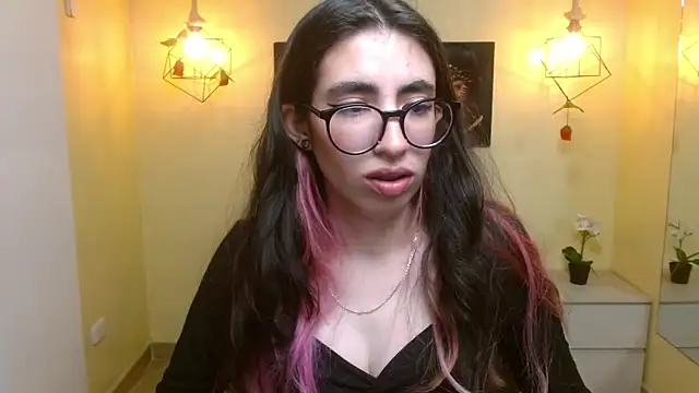 LenaRoses online show from 03.22.25