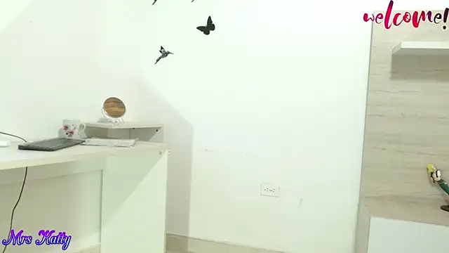 Snapshot of mrskatty chatting on 02.28.25 mrskatty online show from 02.28.25