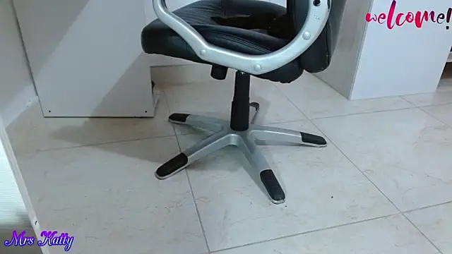 Snapshot of mrskatty chatting on 03.14.25 mrskatty online show from 03.14.25