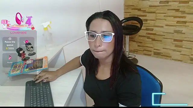 Snapshot of mrskatty chatting on 09.27.25 mrskatty online show from 09.27.25