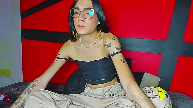 Snapshot of Chaminela_27 chatting on 01.21.25 Chaminela 27 online show from 01.21.25