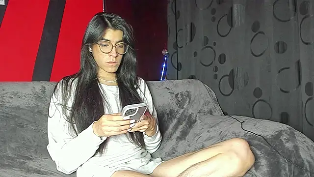 Snapshot of Chaminela_27 chatting on 02.15.25 Chaminela 27 online show from 02.15.25