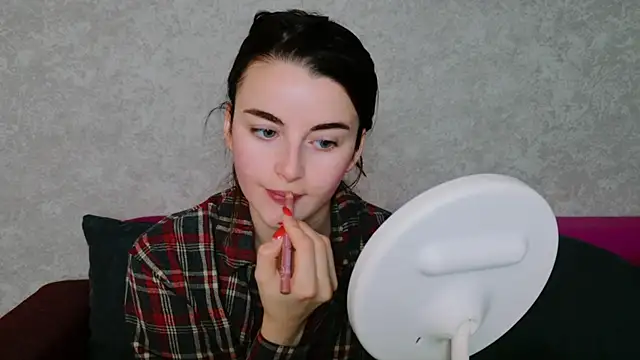 Miss Arwen online show from 11.05.25