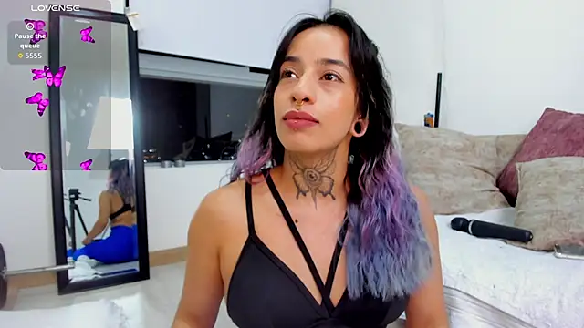 Snapshot of quimeralady chatting on 09.18.25 quimeralady online show from 09.18.25