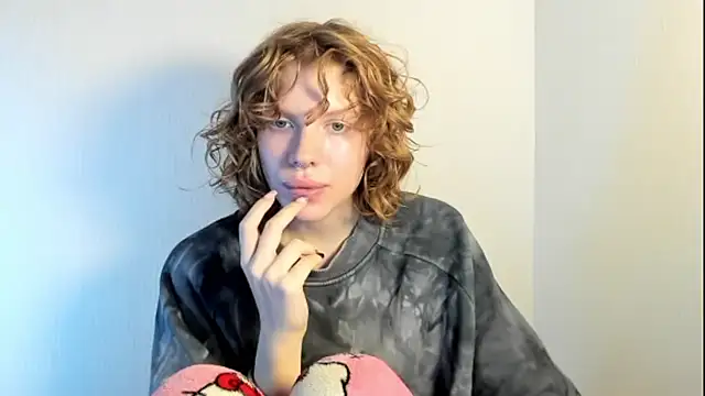 StellaDavis online show from 10.21.25